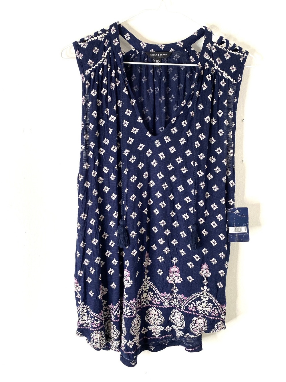 Lucky Brand NWT Boho Sleeveless Top Navy White Paisley Floral V Neck Cutout